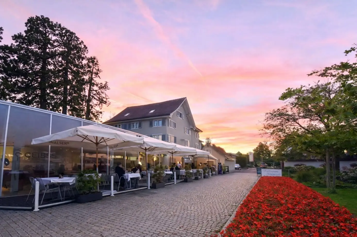 Pink sunset over the LAGO terrace in Horgen